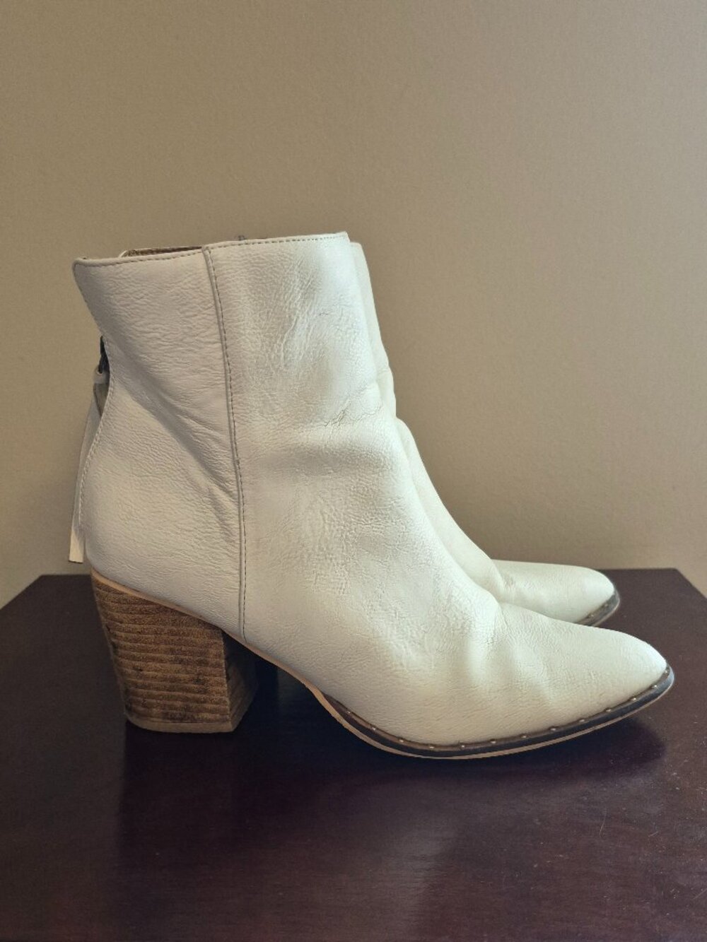 White Cowgirl Boots sz 8.5